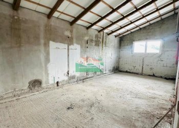 PHOTO-2025-09-10-19-36-04.jpg - Locale Commerciale VIA GOITO, Ravenna - foto 6