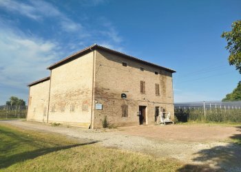 casa_lato2.jpg - Rustic Via Marchiona 3, Modena - photo 3
