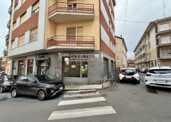 Facciata - Negozio via Francesco Morelli, 34, Asti - foto 1