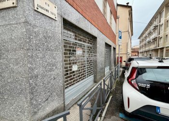 Facciata - Negozio via Francesco Morelli, 34, Asti - foto 3