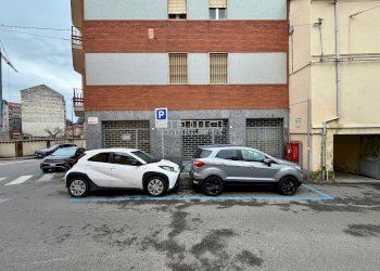 Facciata - Negozio via Francesco Morelli, 34, Asti - foto 4