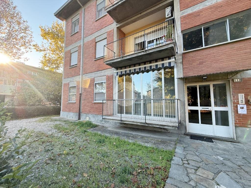 Four-room apartment Viale Papa Giovanni XXIII, Ivrea - photo 1