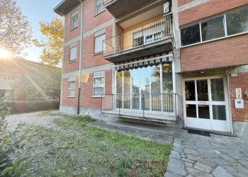 Four-room apartment Viale Papa Giovanni XXIII, Ivrea - photo 1