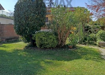 Casa semi indipendente via Michelangelo Buonarroti, 3 
 Crescentino, Crescentino - foto 4