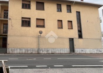 Semi-detached house Via Trieste, Galliate - photo 32