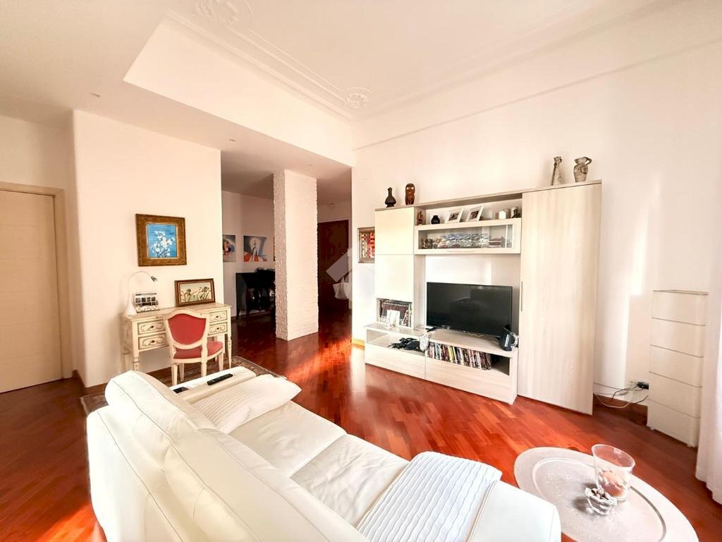 Appartamento Via Cesare Cabella, Genova (zona Castelletto) - foto 1