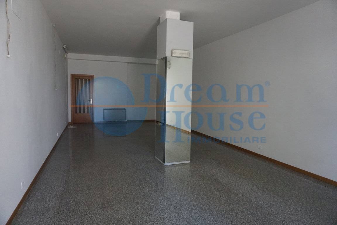 Foto 3 - Commercial Activity via roma, Martinsicuro - photo 3