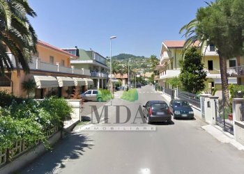 Foto 1 - Locale Commerciale VIA BOLZANO, Martinsicuro - foto 1