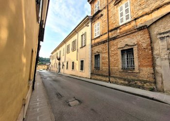 Foto 4 - Stabile - Palazzo Via Ascoli
 
33, Castiglione delle Stiviere - foto 4