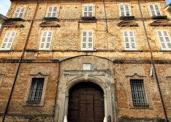 Foto 5 - Stabile - Palazzo Via Ascoli
 
33, Castiglione delle Stiviere - foto 5