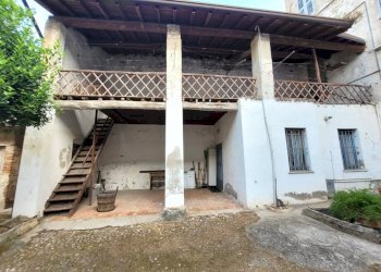 Foto 17 - Stabile - Palazzo Via Ascoli
 
33, Castiglione delle Stiviere - foto 17