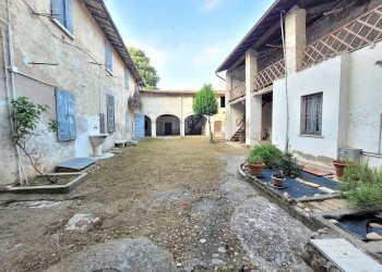 Foto 22 - Stabile - Palazzo Via Ascoli
 
33, Castiglione delle Stiviere - foto 22