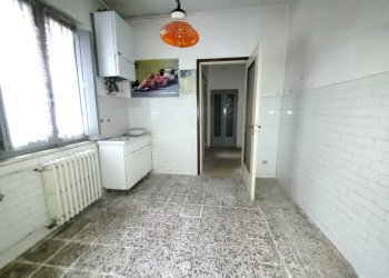 Foto 27 - Stabile - Palazzo Via Ascoli
 
33, Castiglione delle Stiviere - foto 27