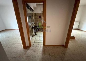 Foto 12 - Trilocale Viale Genova
 
36, Folignano - foto 12