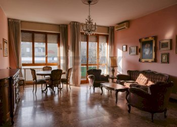 Sala da pranzo - Appartamento VIA NINO BIXIO
 
18, Agrate Brianza - foto 1