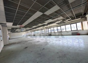 Parcheggio - Commercial Premises Cocquio-Trevisago - photo 5