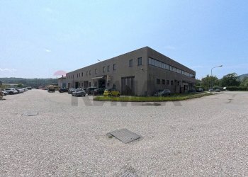 Edificio all\'aperto - Commercial Premises Cocquio-Trevisago - photo 18