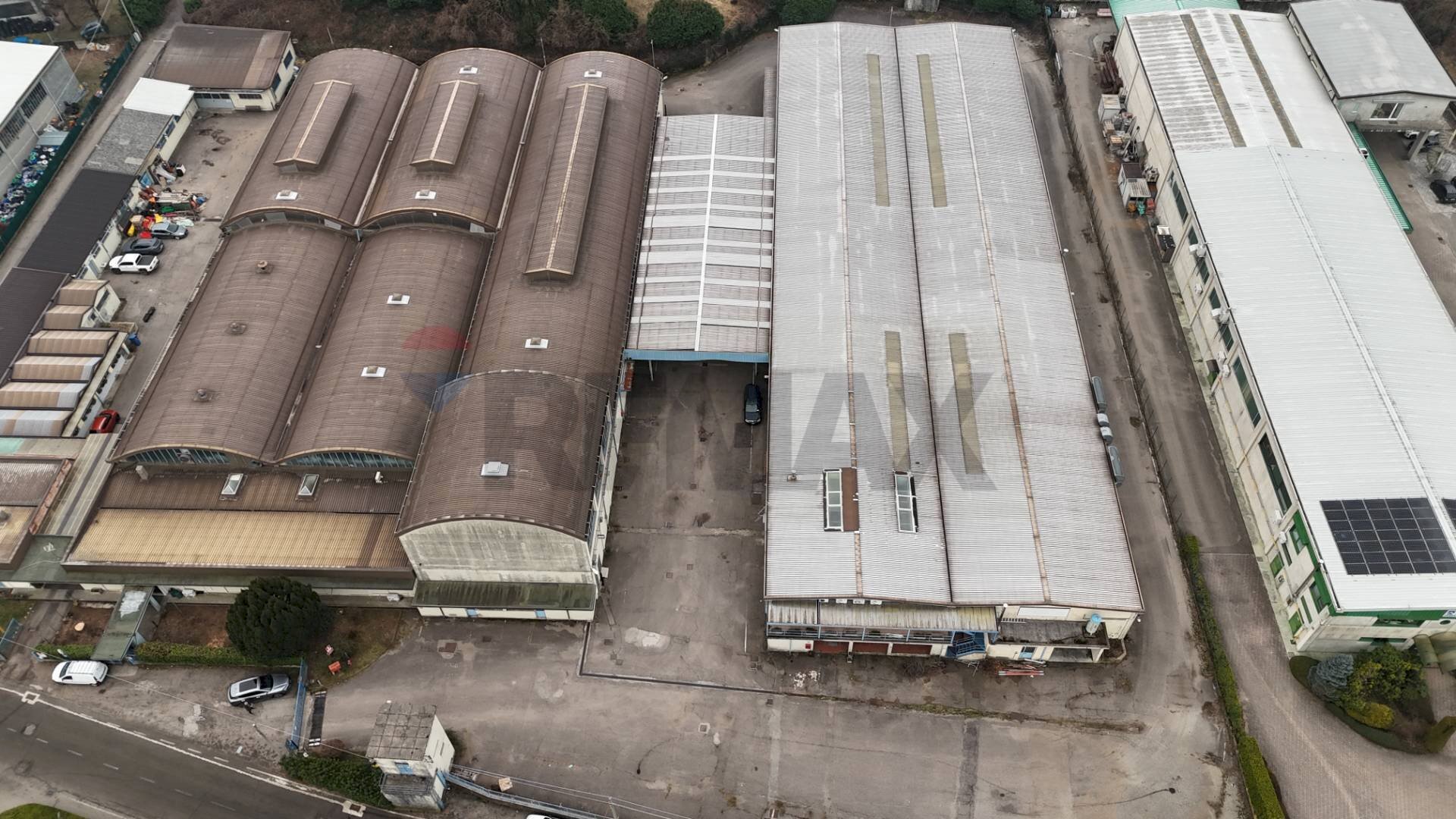 Edificio all\'aperto - Commercial Premises via comolli
 
15, Arcisate - photo 1