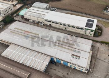 Edificio all\'aperto - Locale Commerciale via comolli
15, Arcisate - foto 2