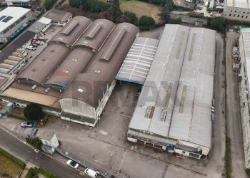 Edificio all\'aperto - Locale Commerciale via comolli
15, Arcisate - foto 4