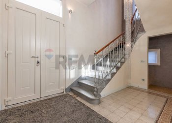 Scale - Villa Viale Ippodromo
 
1, Varese - foto 8