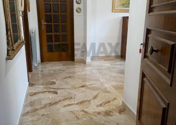 Hall / corridoio - Casa indipendente Via Pirandello
 
2, Campo di Giove - foto 30