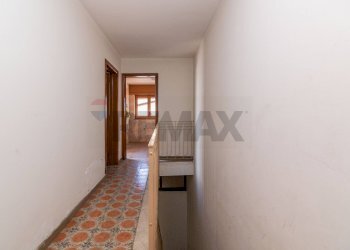 Hall / corridoio - Casa indipendente Vico Musumeci
 
7, Aci Castello - foto 21