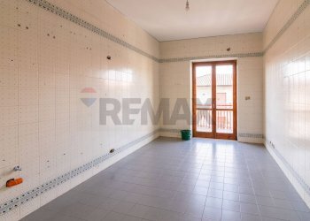 Stanza vuota - Quadrilocale Via Giorgio La Pira
 
9, Mascalucia - foto 7