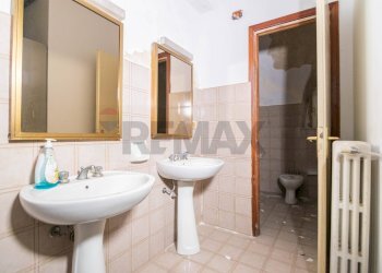 Bagno - Ufficio Via Etnea
 
590, Catania - foto 16