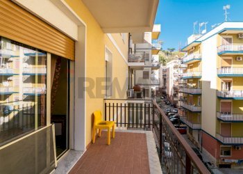 Balcone - Trilocale Via Pietro Castelli
 
69, Messina - foto 2