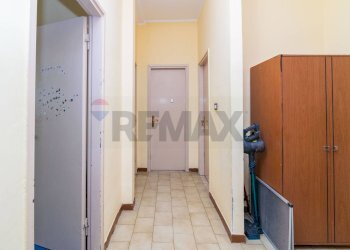 Hall / corridoio - Trilocale Via Pietro Castelli
 
69, Messina - foto 4