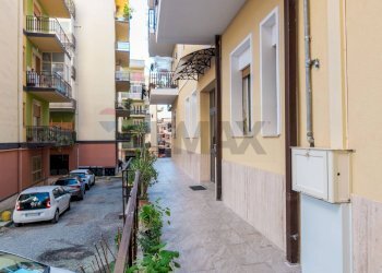 Edificio all\'aperto - Trilocale Via Pietro Castelli
 
69, Messina - foto 21