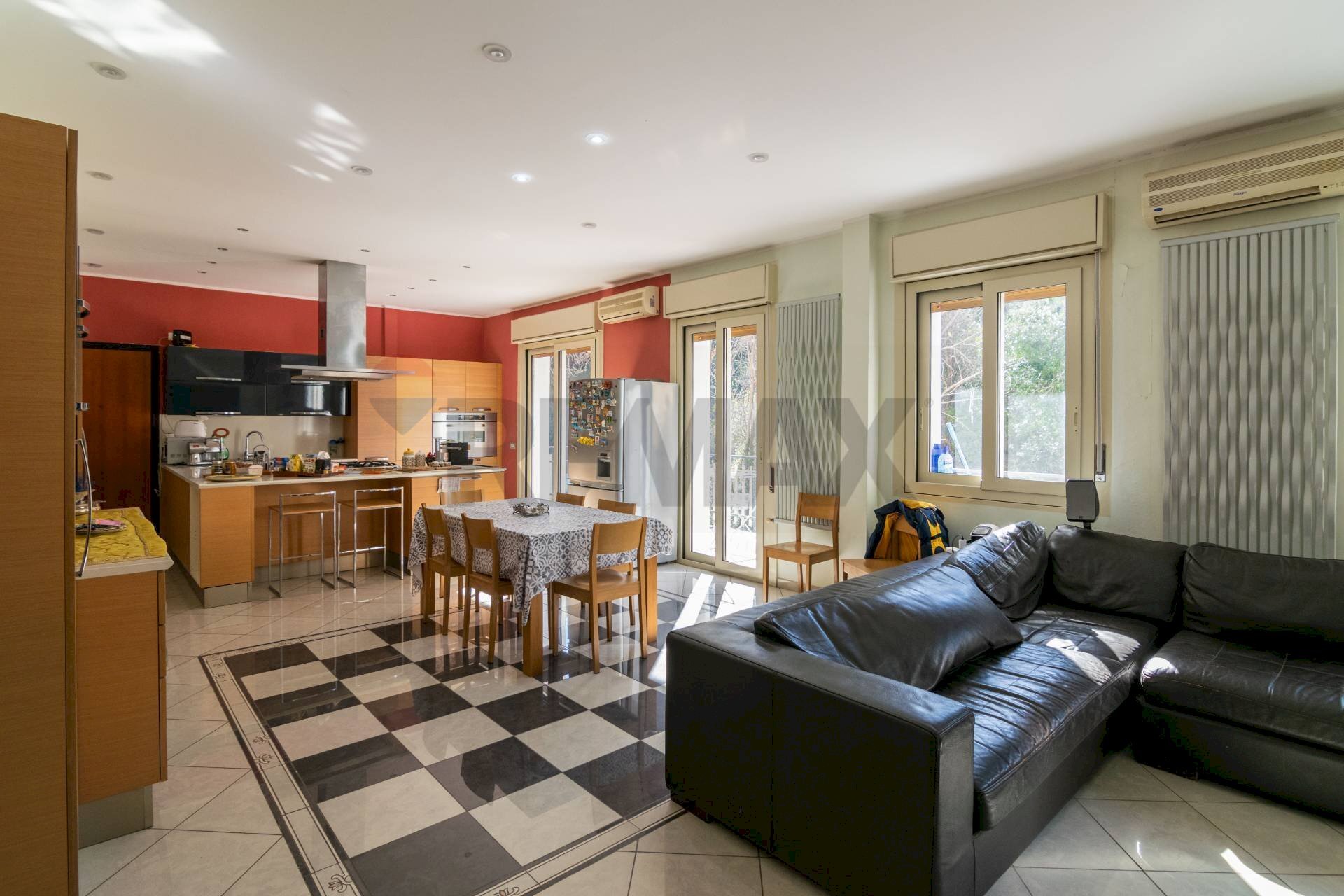 Sala da pranzo - Appartamento Via Pietro Castelli
 
69, Messina - foto 1