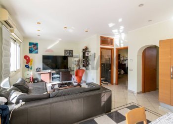 Soggiorno - Appartamento Via Pietro Castelli
 
69, Messina - foto 40