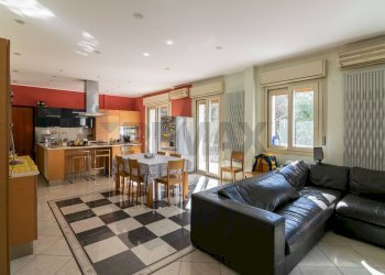 Sala da pranzo - Appartamento Via Pietro Castelli
 
69, Messina - foto 42