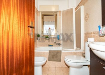 Bagno - Quadrilocale viale della regione
 
2, Camporotondo Etneo - foto 12