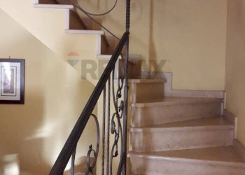 Scale - Casa semi indipendente Via Reitana
 
36, Aci Catena - foto 5