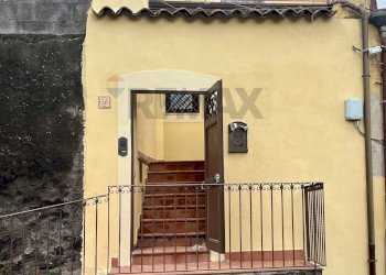 Casa all\'aperto - Casa semi indipendente Via Reitana
 
36, Aci Catena - foto 1