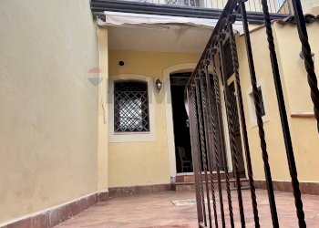 Scale - Casa semi indipendente Via Reitana
 
36, Aci Catena - foto 11