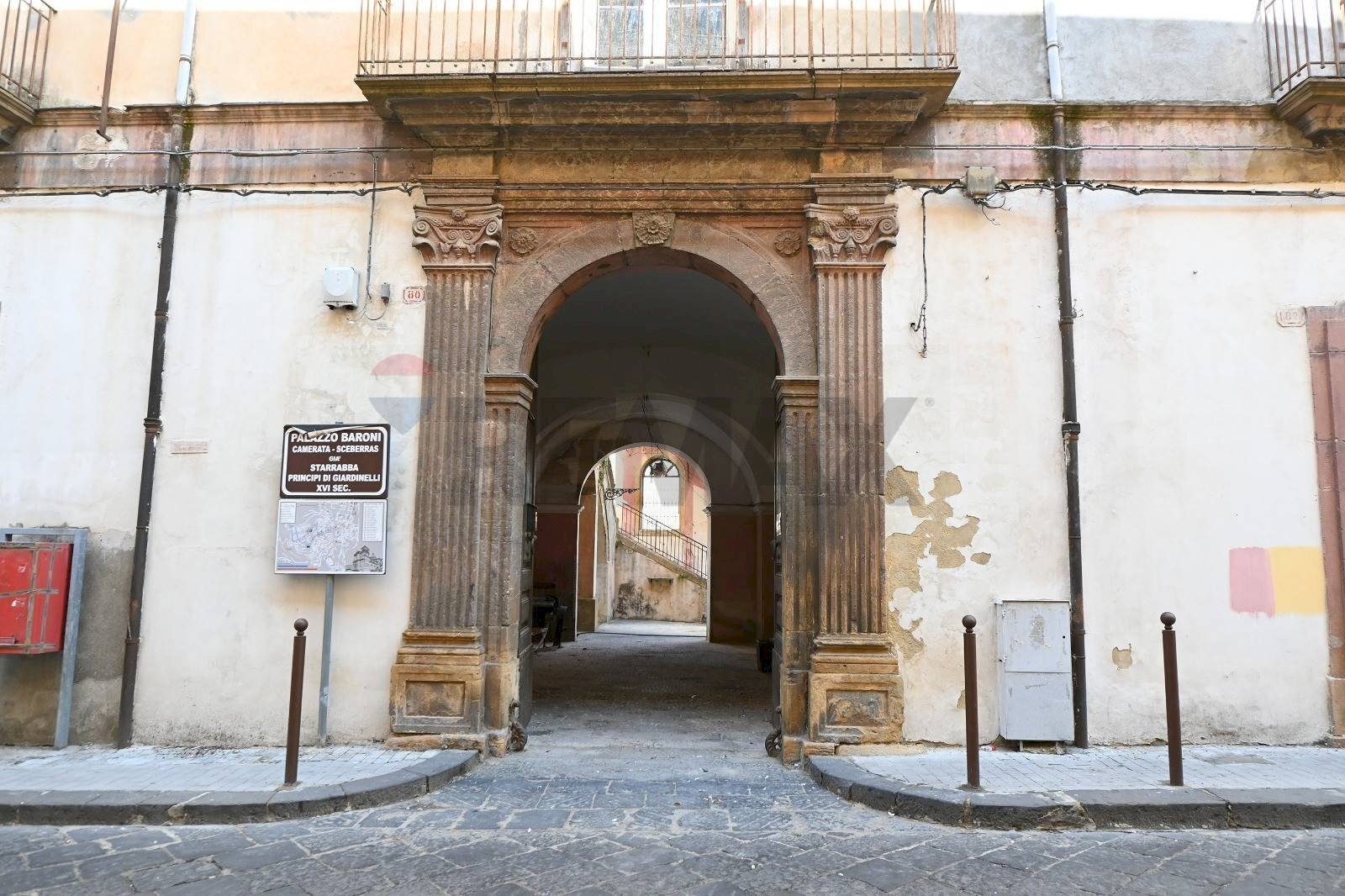 Edificio all\'aperto - Casa indipendente Via Garibaldi
 
80, Piazza Armerina - foto 1