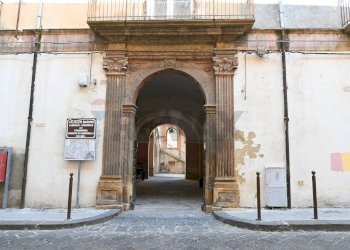 Edificio all\'aperto - Independent house Via Garibaldi
 
80, Piazza Armerina - photo 1