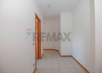 Hall / corridoio - Quadrilocale via Verdi
 
3/A, Caltagirone - foto 32