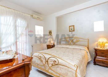 Camera / camera da letto - Villa a Schiera via aldo moro
 
13, Aci Sant'Antonio - foto 8