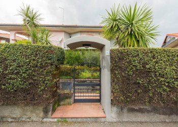 Casa all\'aperto - Villa a Schiera via aldo moro
 
13, Aci Sant'Antonio - foto 25