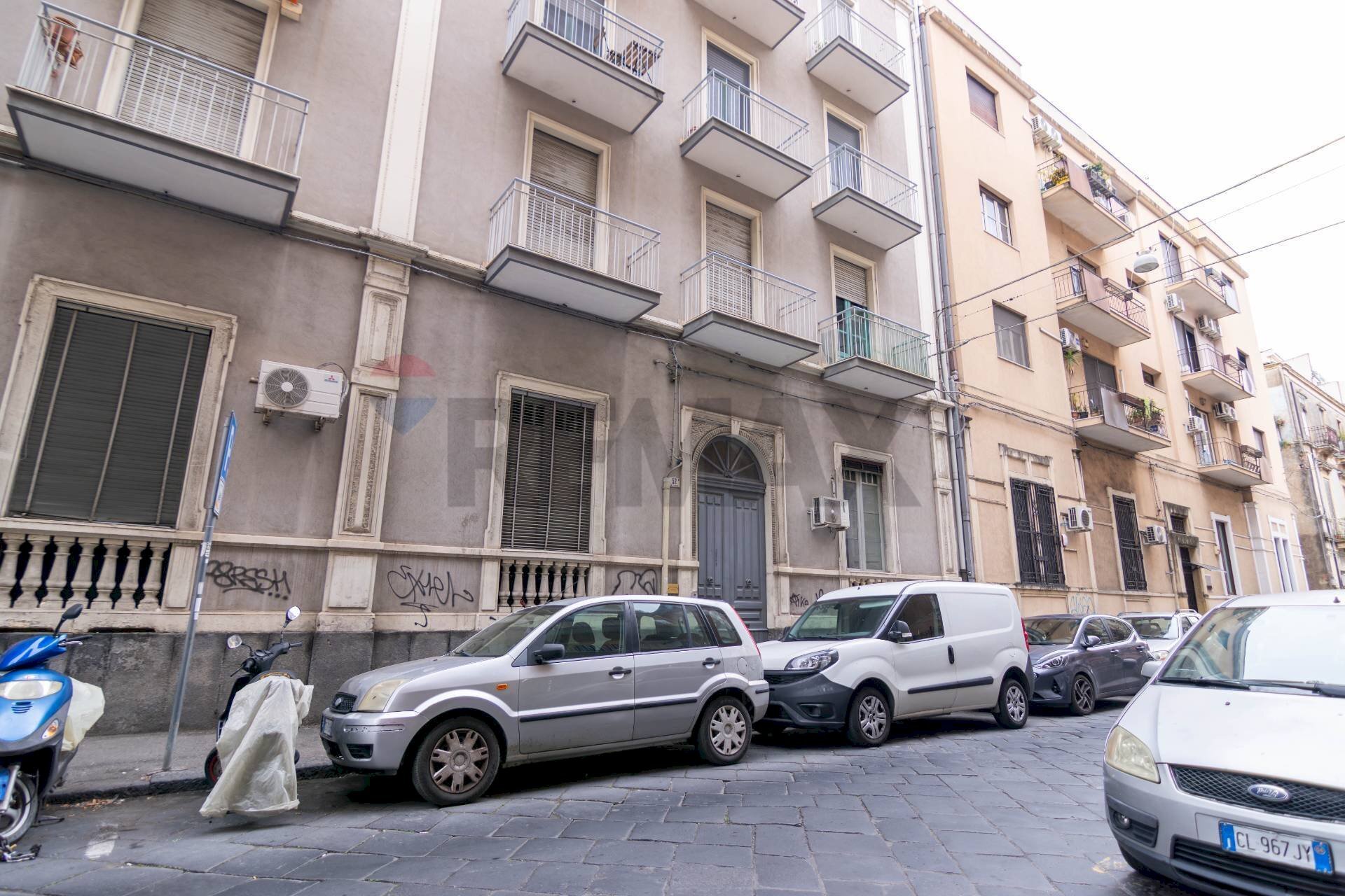 Edificio all\'aperto - Quadrilocale Via Canfora
 
52, Catania - foto 1
