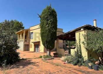 Casa all\'aperto - Villa C.da Collegiata - Via dei Pini
 
10, Caltagirone - foto 1