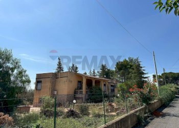 Casa all\'aperto - Villa C.da Collegiata - Via dei Pini
 
10, Caltagirone - foto 3
