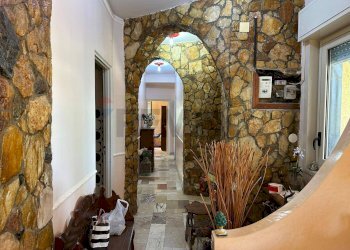 Hall / corridoio - Villa C.da Collegiata - Via dei Pini
 
10, Caltagirone - foto 5