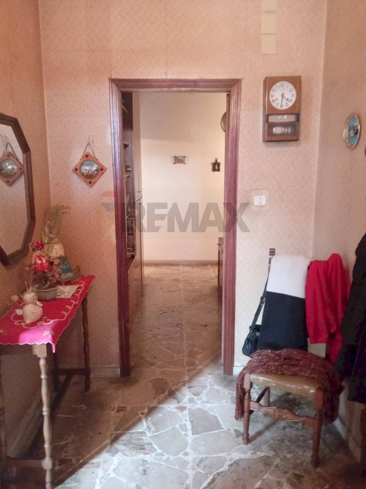 Hall / corridoio - Semi-detached house Via Grotta San Giovanni
 
14, Catania - photo 3