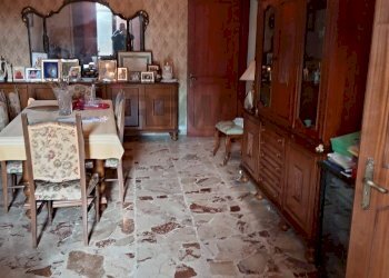 Sala da pranzo - Casa semi indipendente Via Grotta San Giovanni
 
14, Catania - foto 5